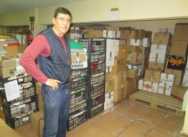 La ONG Azacán envía 20.000 libros a diez centros sociales de España